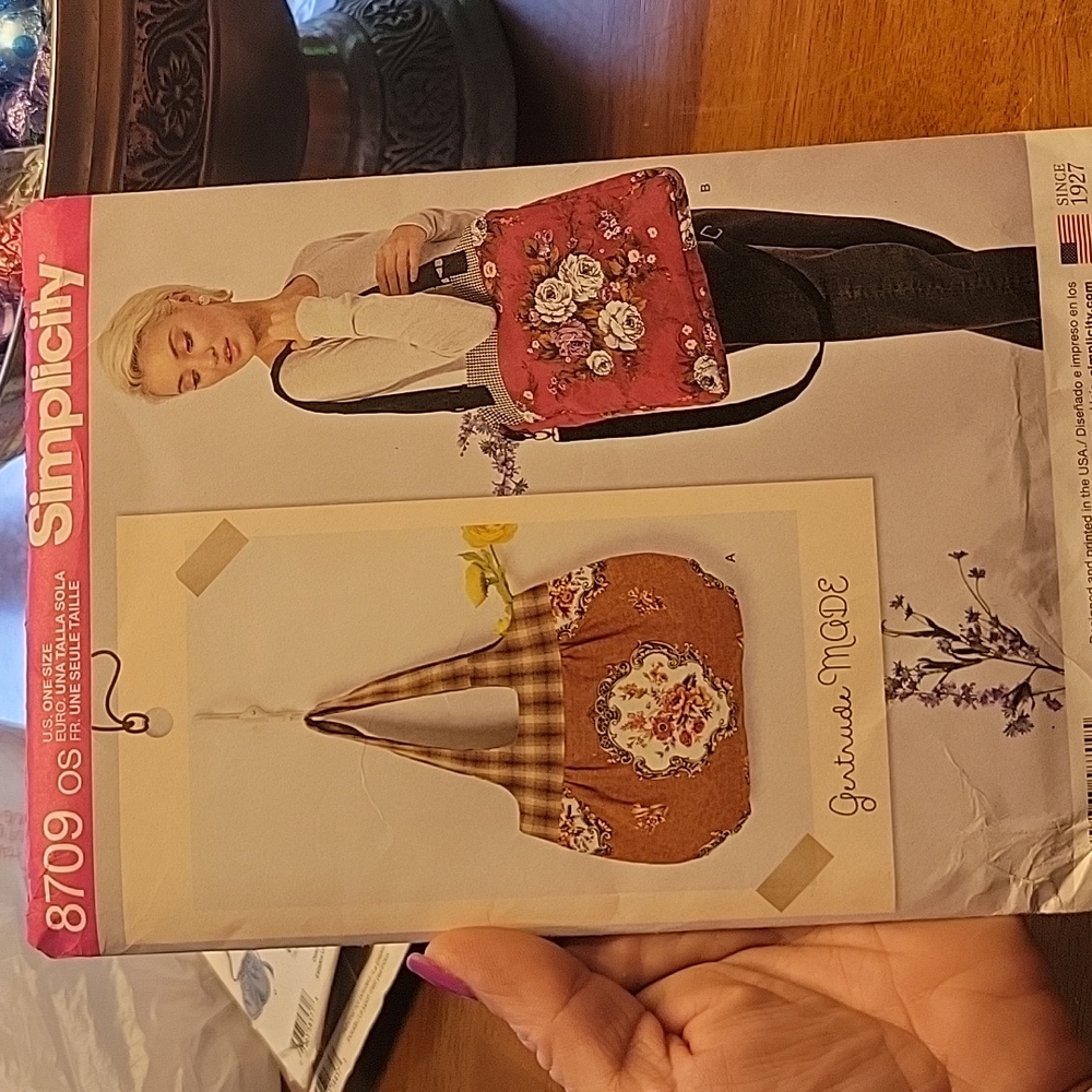 Simplicity Gertrude Made bags pattern purse tote handbag sewing